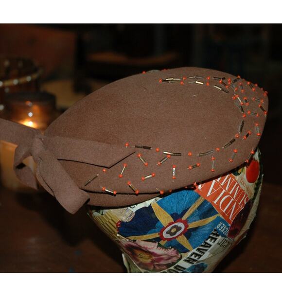 Vintage 1950's Ferncraft large felt wool Brown Coral beads hat caputlet - Picture 13 of 13